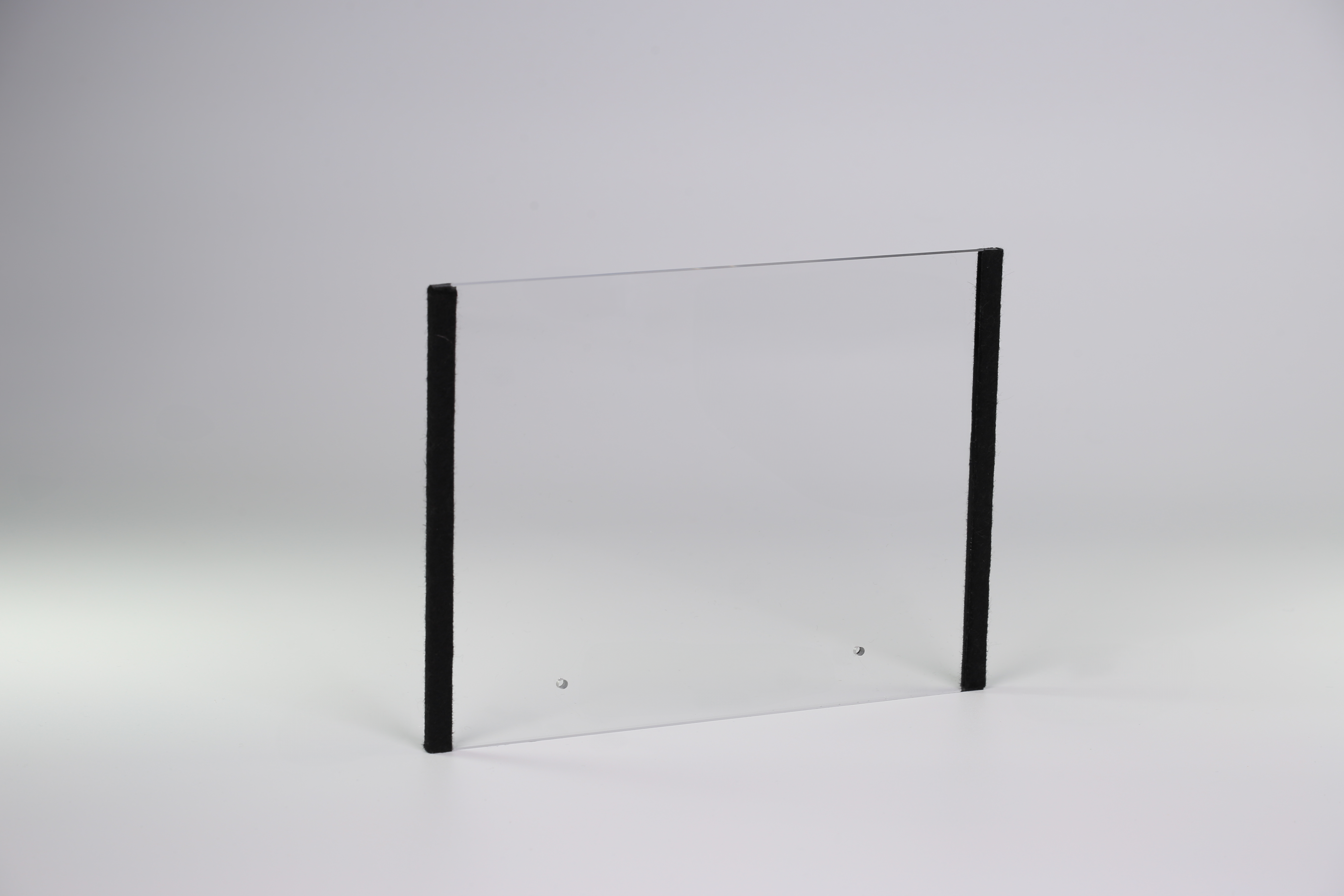 Doppelte Wand transparent mit Bohrung Doppelte Wand transparent mit Bohrung