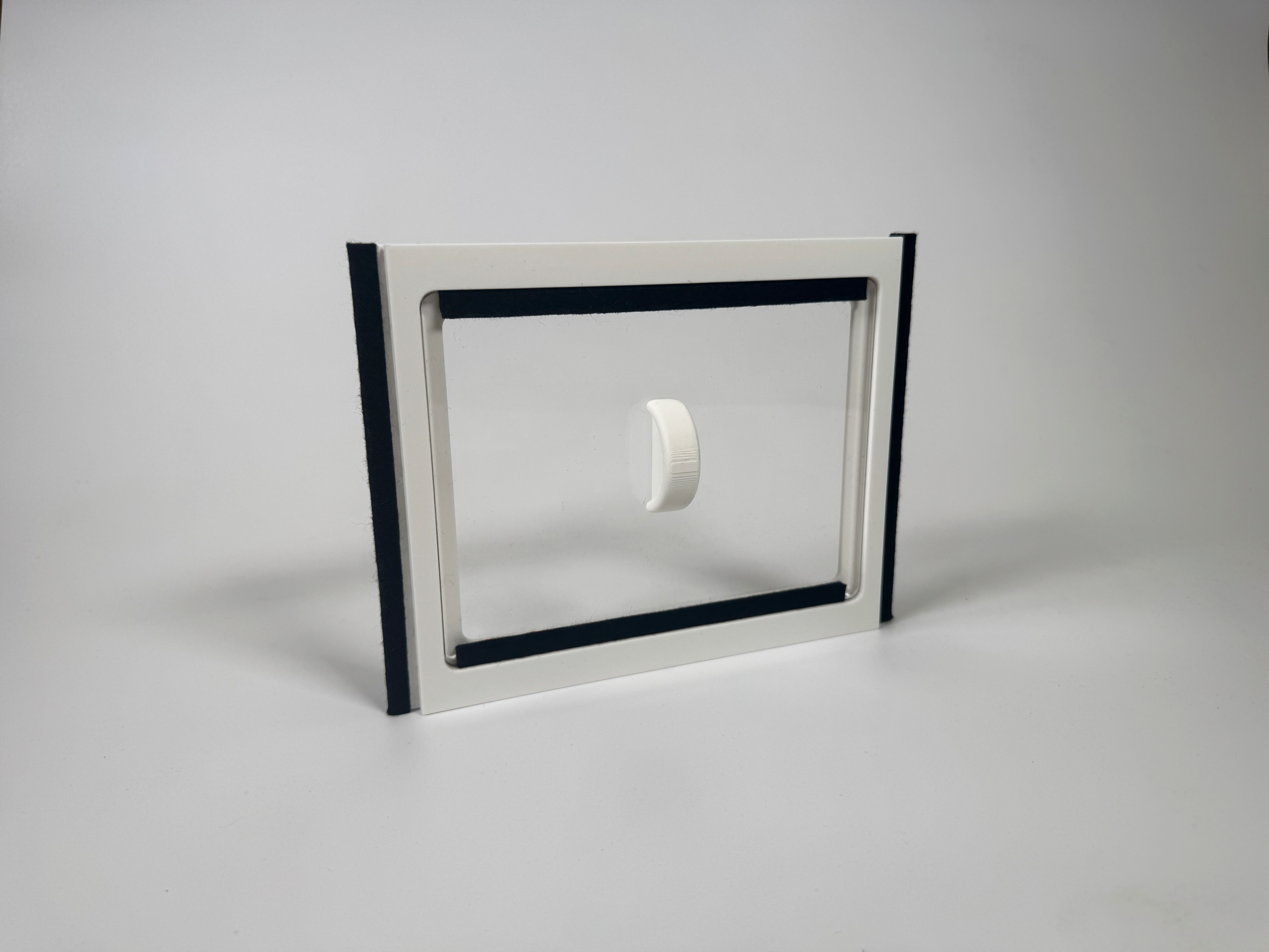 Geschlossene Serviceklappe Geschlossene Serviceklappe