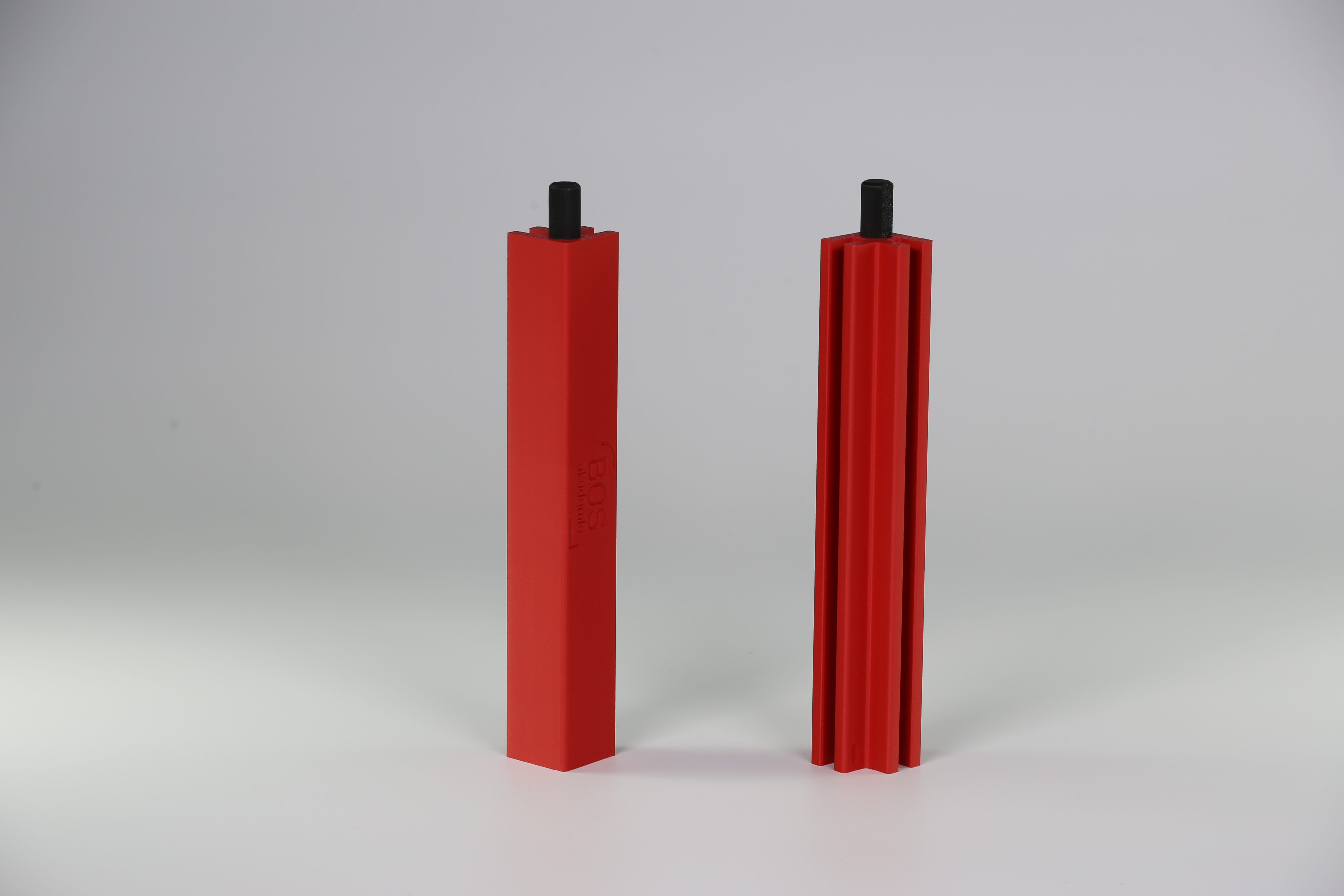 Eckpfeiler in rot Eckpfeiler in rot