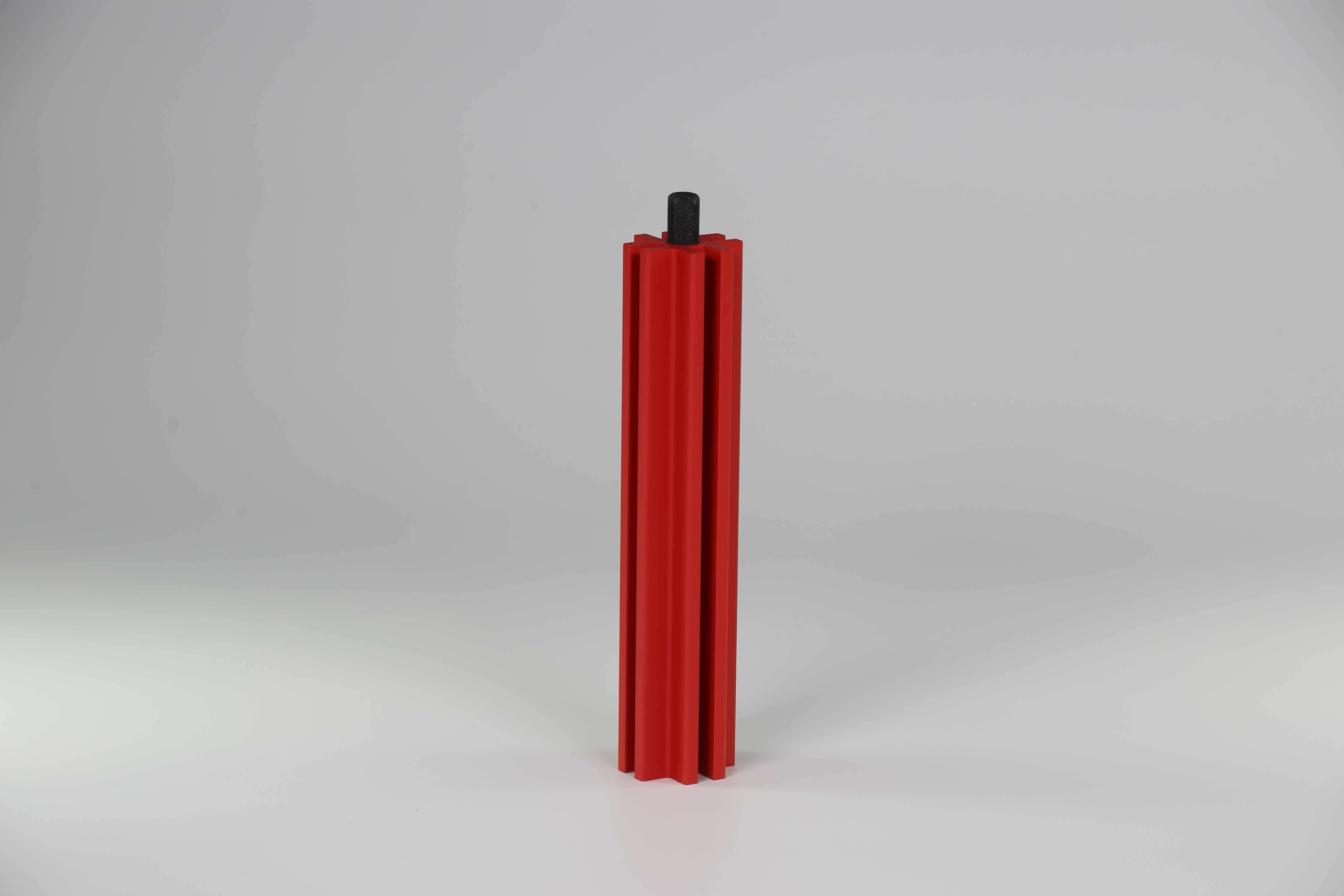 Vierseitiger Pfeiler in rot Vierseitiger Pfeiler in rot