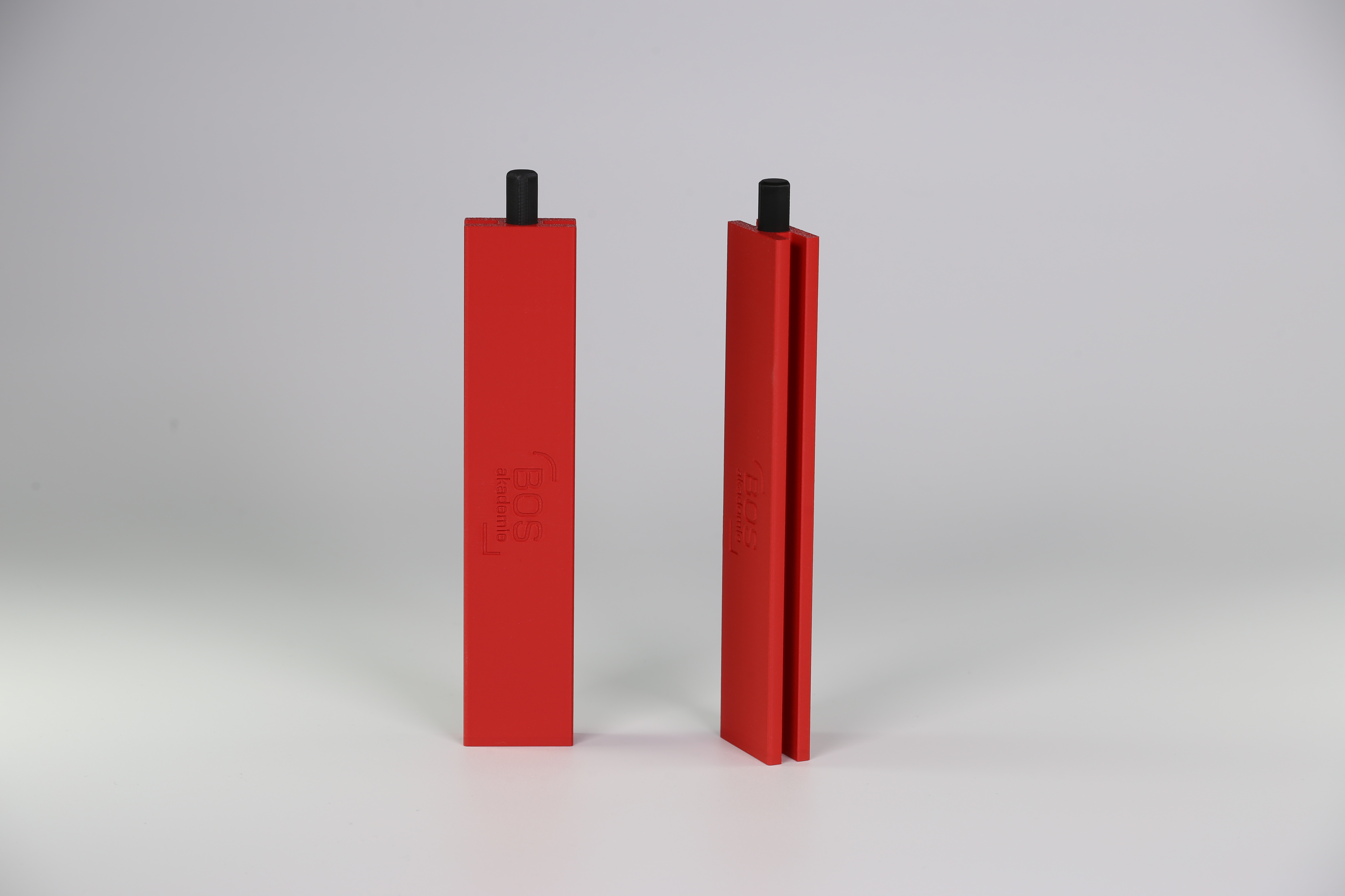 Zweiseitiger Pfeiler in rot Zweiseitiger Pfeiler in rot