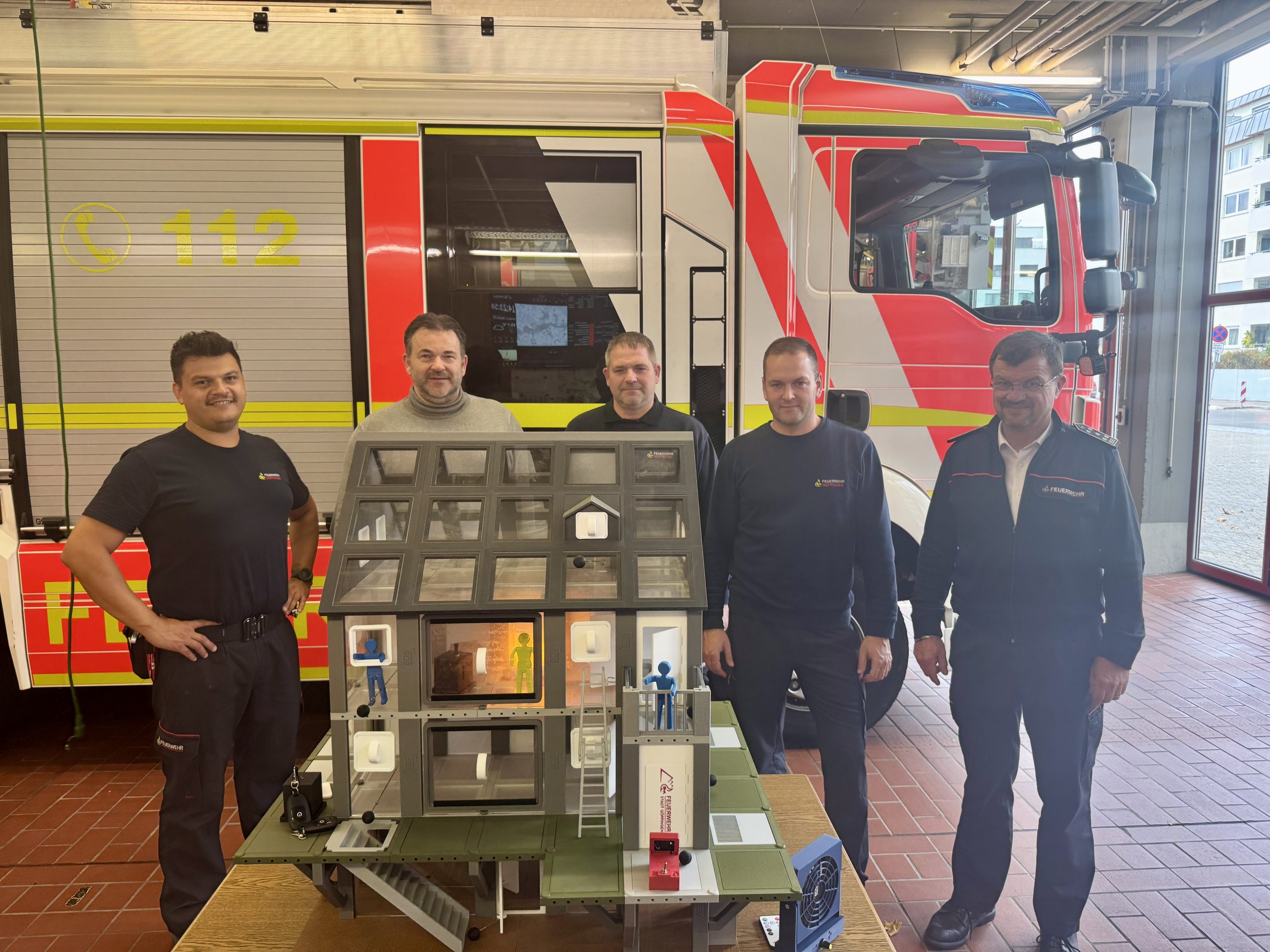 Auslieferung eines Taktik-Trainers an die Feuerwehr Göppingen