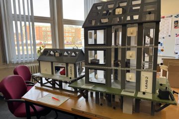 Leag Auslieferung Taktik-Trainer mit doppelter Garage