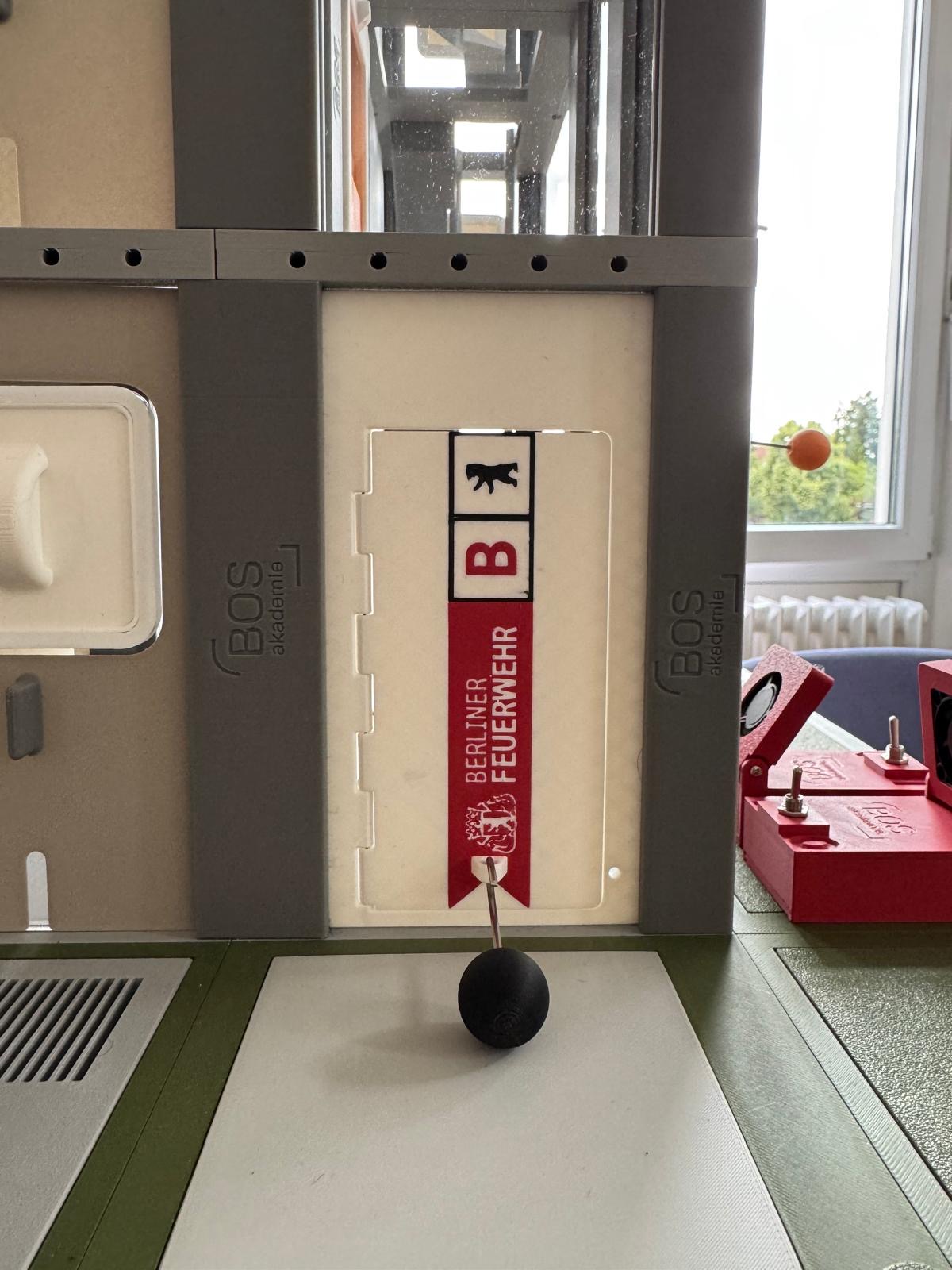 Taktik-Trainer für die Berliner Feuerwehr ausgeliefert