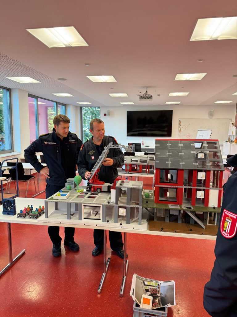 Berufsfeuerwehr Linz mit Taktik-Trainer